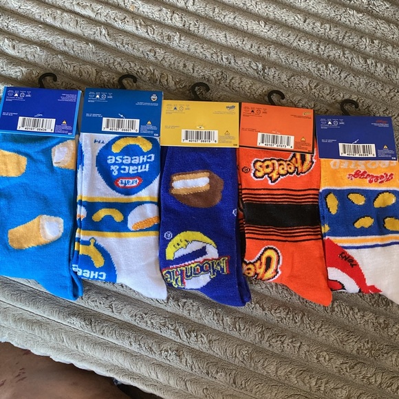 Five (5) Pack Novelty Socks 🧦 NWT Fits Men’s Shoe Size 6-12 Unisex 💙🩵🧡❤️💚 - Picture 3 of 3
